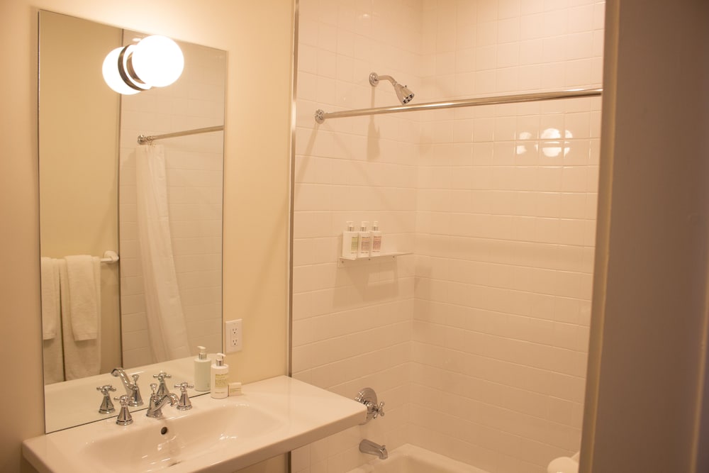 Travelers Hotel - photo 39