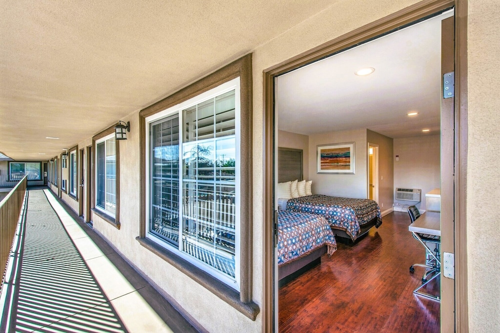 Hotel 414 Anaheim - photo 88