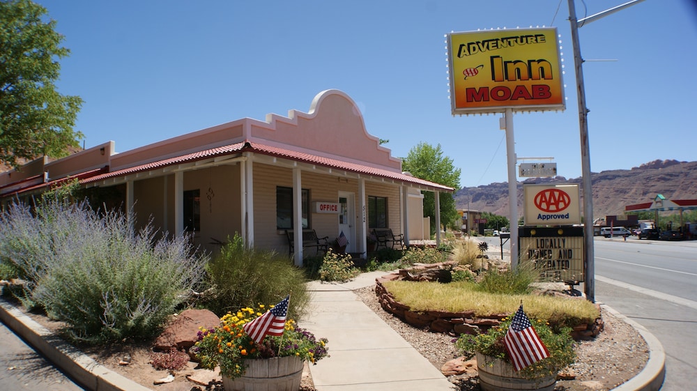 Adventure Inn & Motel - photo 30