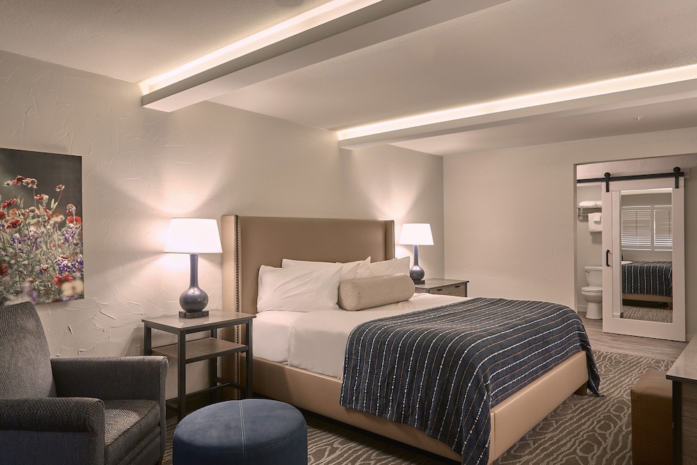 Fredericksburg Inn & Suites - photo 18
