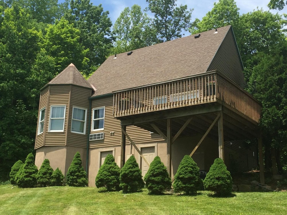 Spruce Hill Inn and Cottages - photo 42