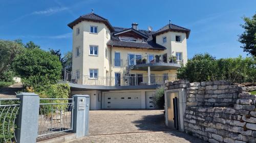 Ferienwohnung Halbig — 4-Star Luxury Hotel in Absberg, Germany