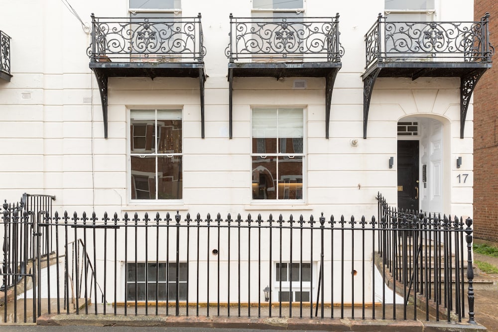L Spa Boutique Apartments — 4-Star Luxury Hotel in Royal Leamington Spa, United Kingdom
