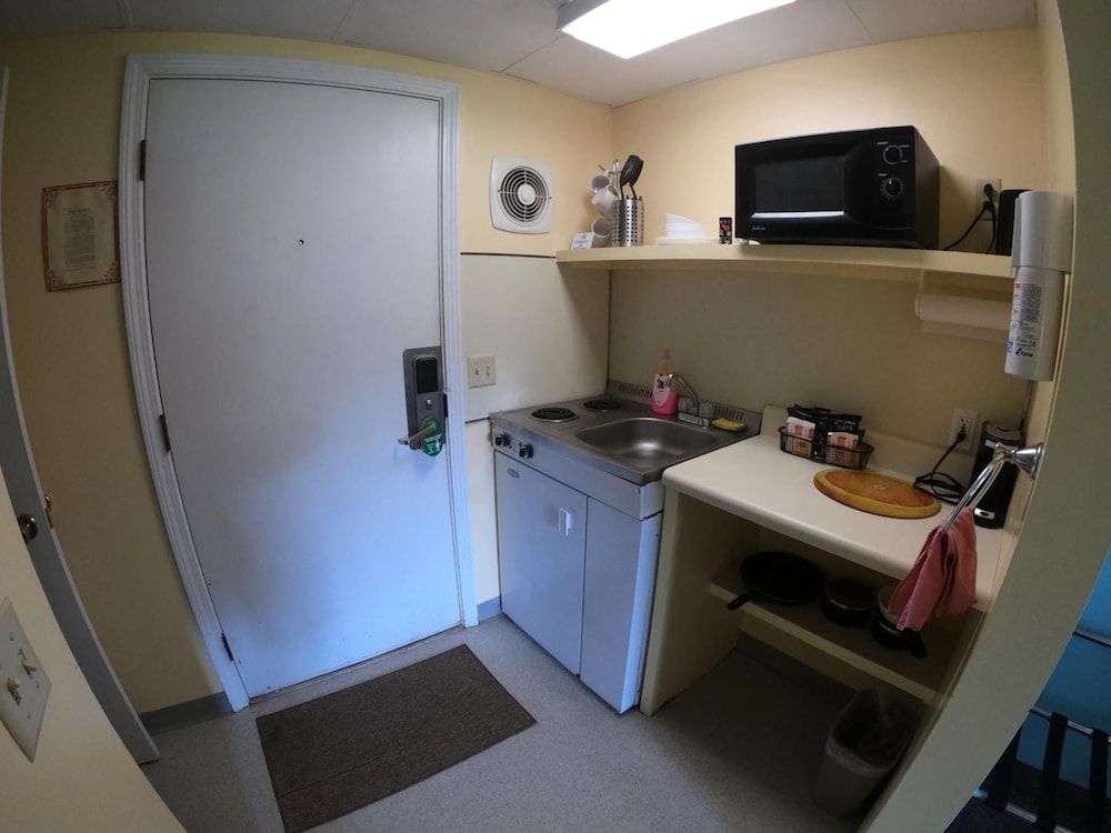 Copper Lantern Motor Lodge - photo 35