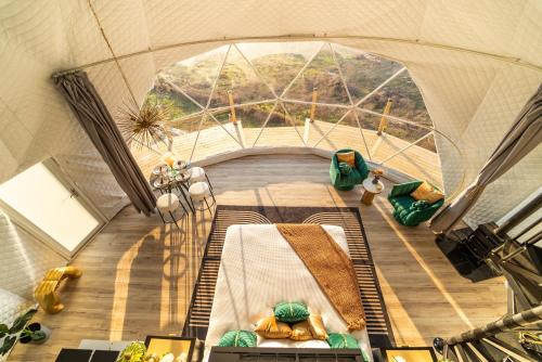 Deluxe Stargazer Dome Retreat in Stunning Nature — hotel in Smithville