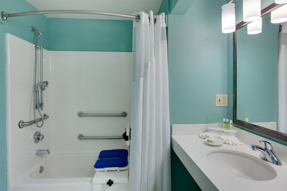 Holiday Inn Express Suites Plant City by IHG - photo 18