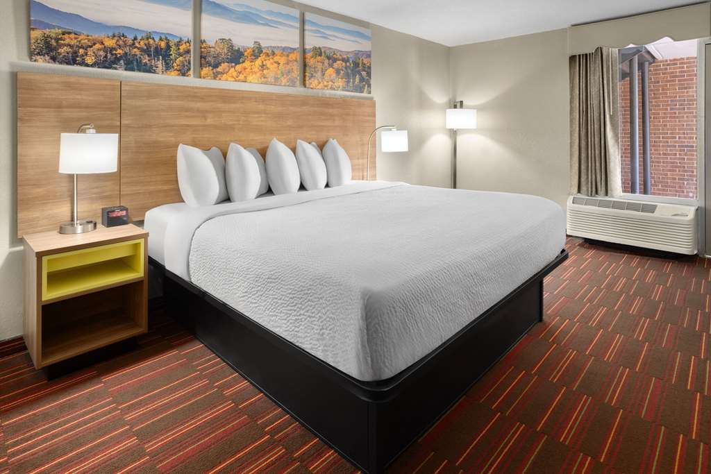 Days Inn by Wyndham Forsyth - photo 18