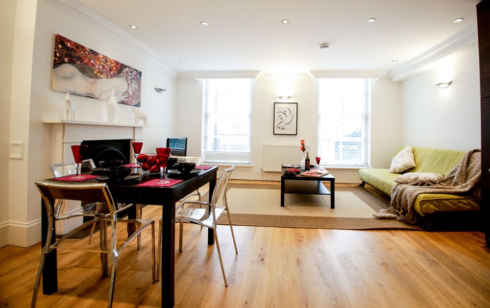 Park Views Apartments — 4-Star Luxury Hotel in London, United Kingdom