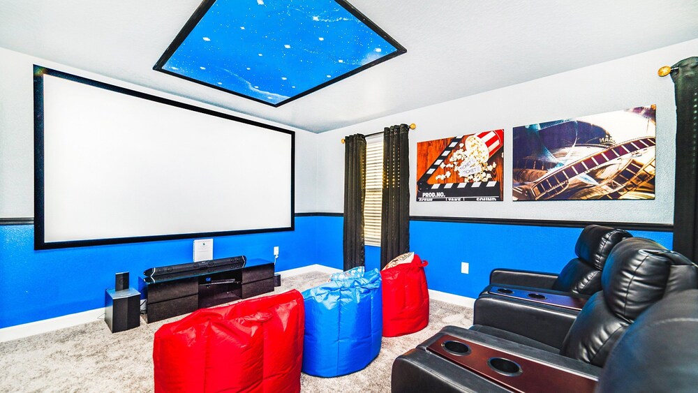 Spacious Resort Home: Pool Theater & More - photo 41