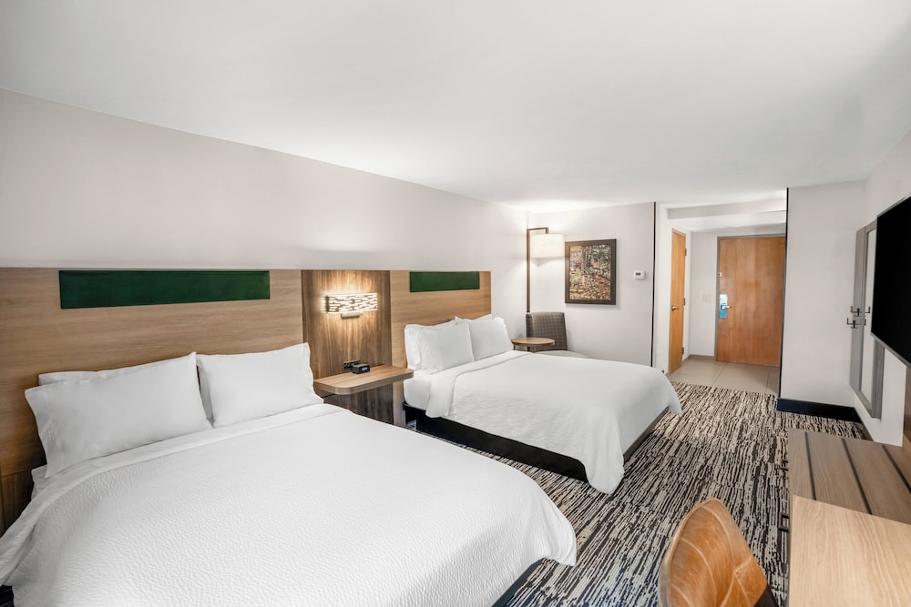 Holiday Inn Express & Suites Hayward by IHG - photo 10