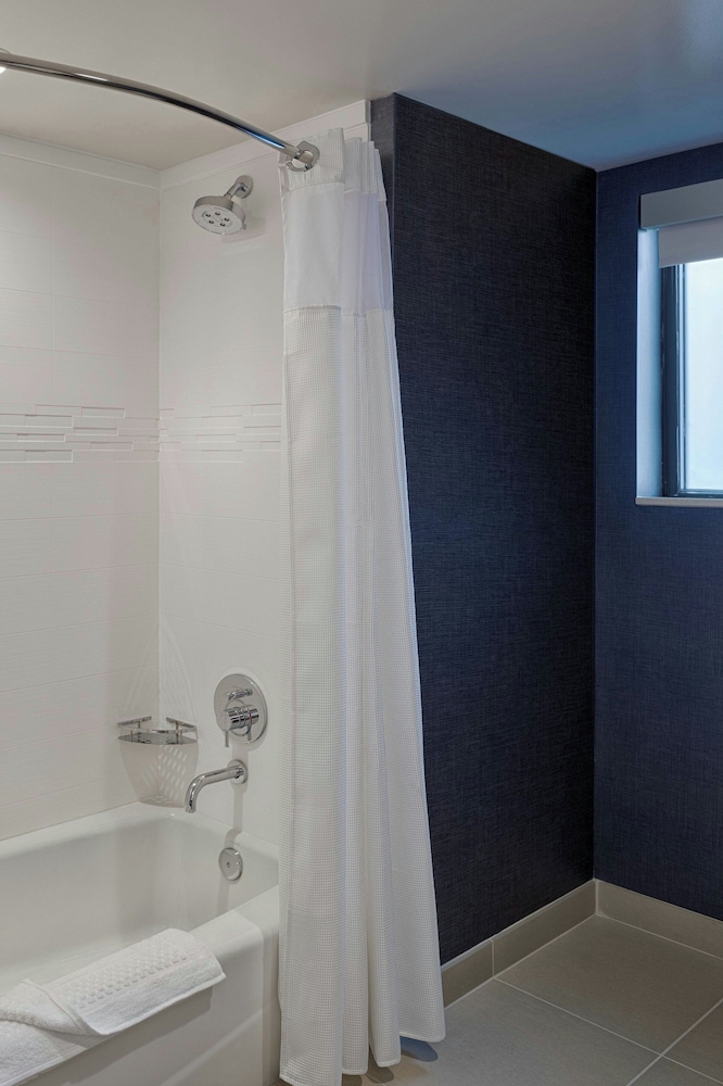 Residence Inn by Marriott Columbus Airport - photo 23