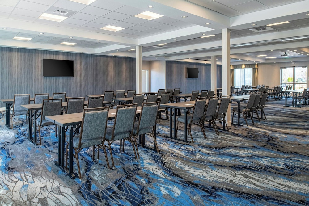 Fairfield by Marriott Inn & Suites Winters Davis - photo 33
