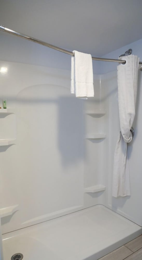 Inn At Arbor Ridge Hotel & Conference Center - photo 16
