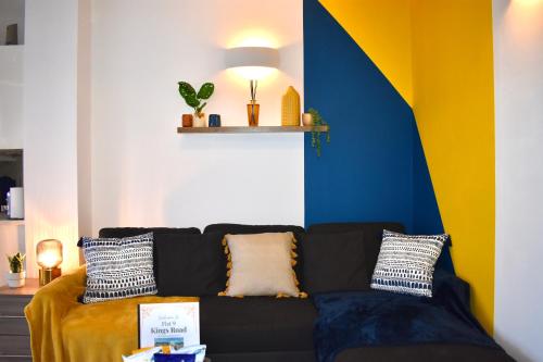 Lux 2 Bed Apt Central Location Balcony & Parking