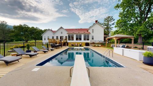 Wine Country Modern Farmhouse on 10 Acres and Pool — 4-Star Luxury Hotel in Afton, United States