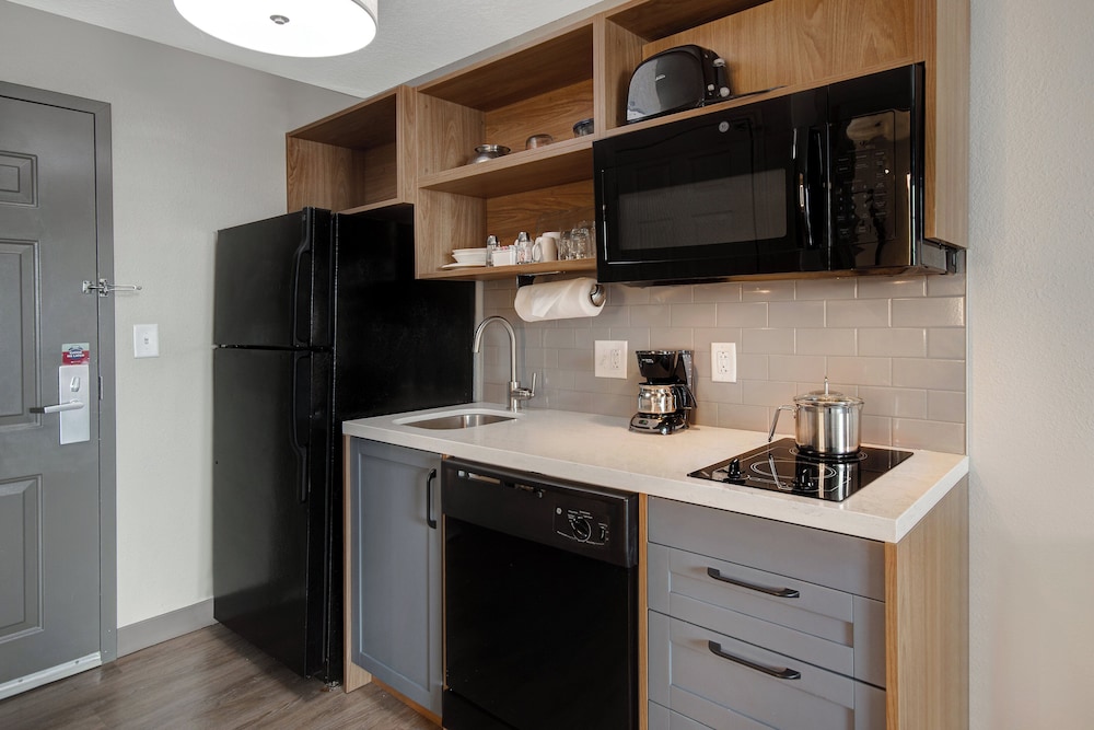 Candlewood Suites Columbia Ft. Jackson by IHG - photo 31