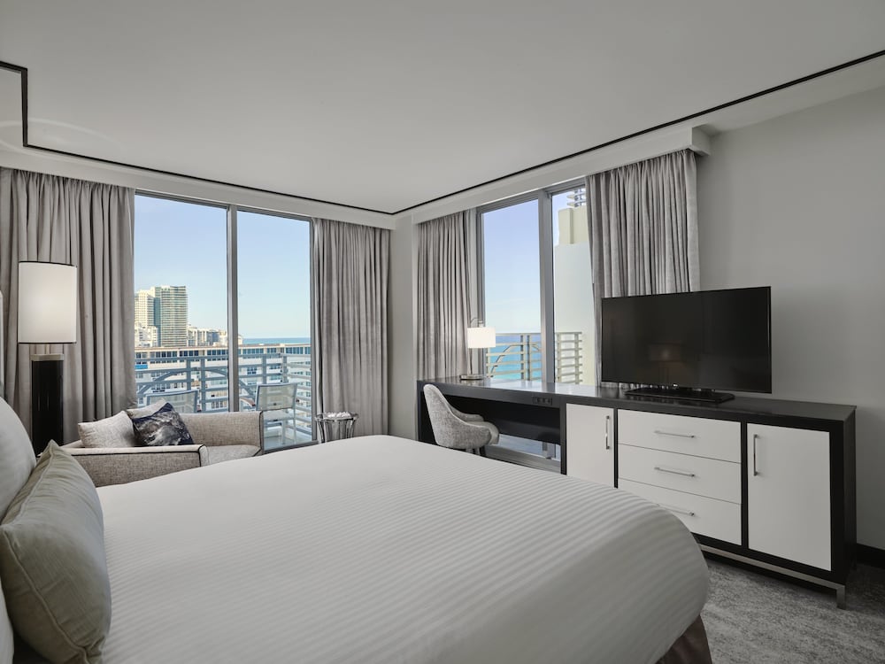 Loews Miami Beach Hotel - photo 22
