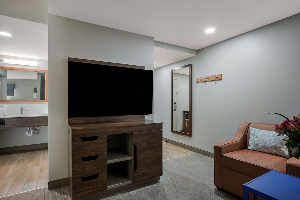Hampton Inn Linden - photo 9