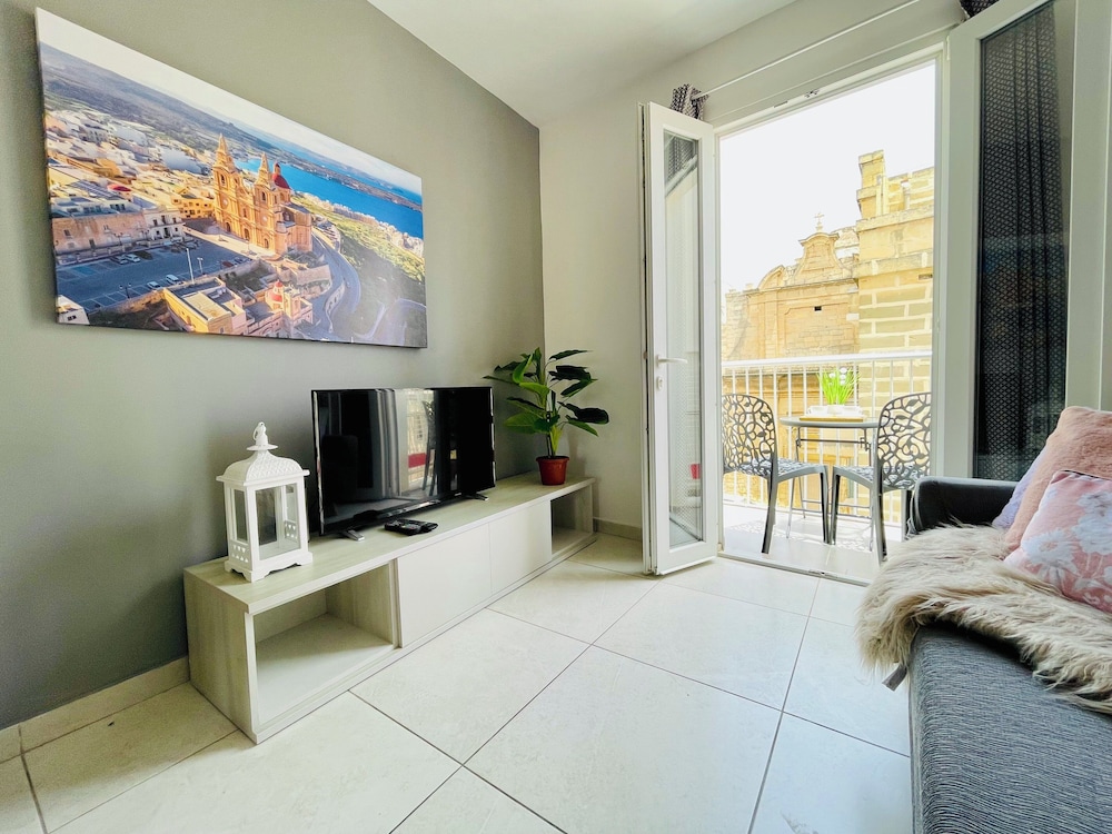 Birgu 2BR Comfort By Holihomes — 4-Star Luxury Hotel in Vittoriosa, Malta