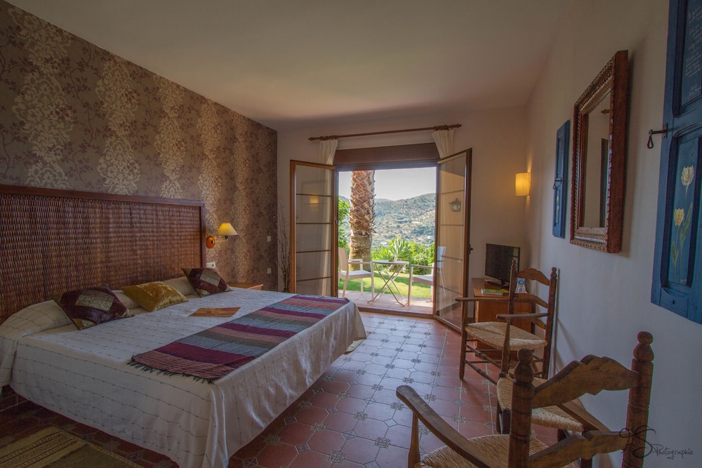 Hotel Cortijo De Salia — Alcaucin — photo 4
