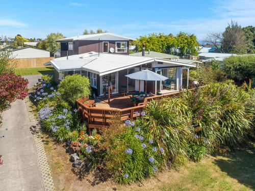 Wharewaka Hideaway Wharewaka Holiday Home — 4-Star Luxury Hotel in Taupo, New Zealand