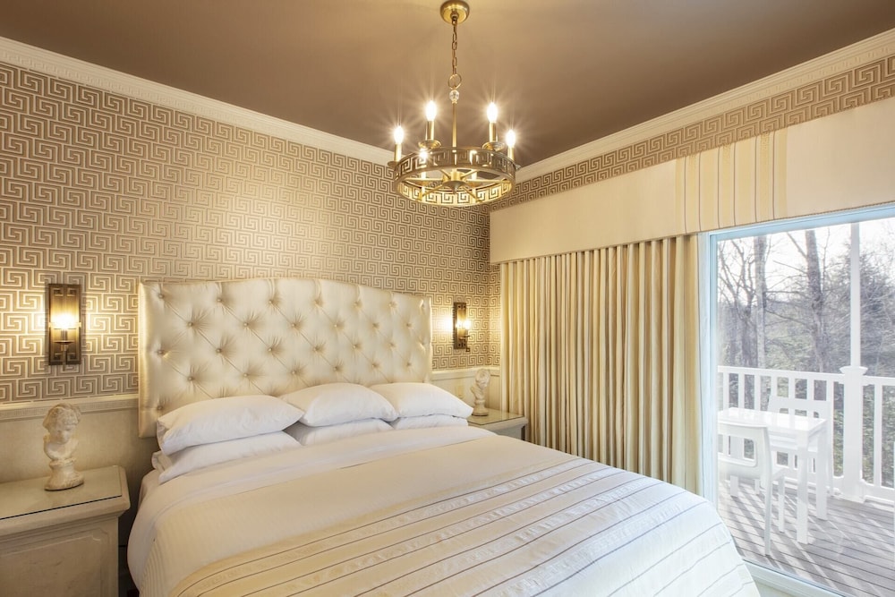 The Roxbury - photo 116