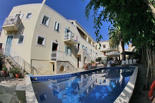 Kastro Apartments — 4-Star Luxury Hotel in Spetses, Greece
