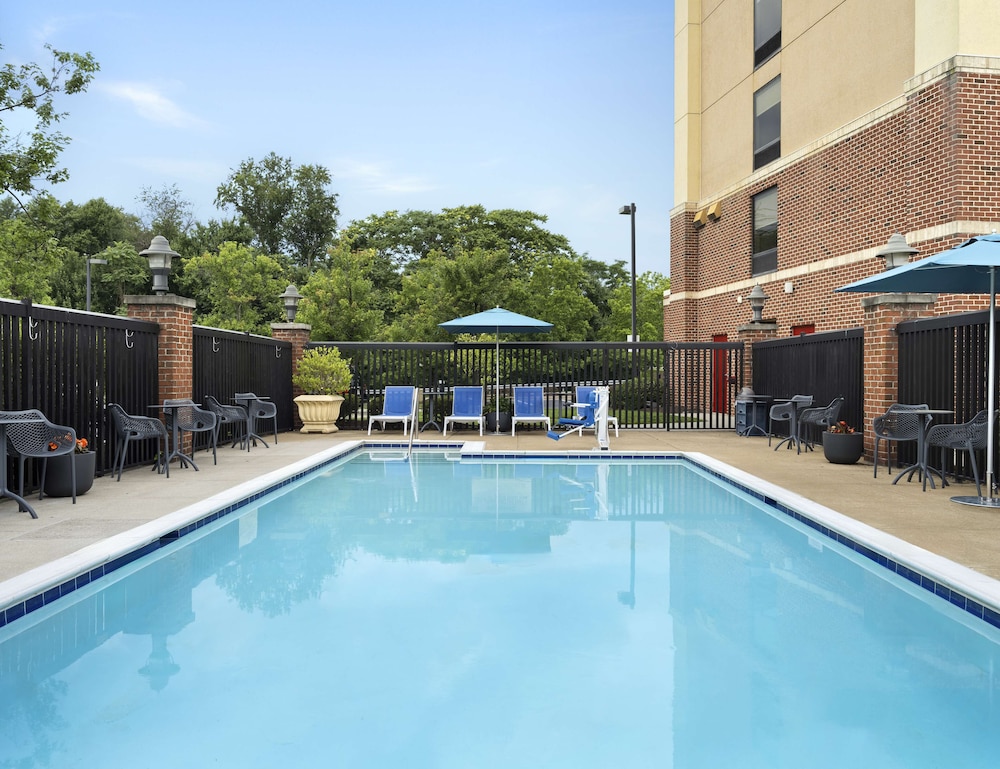 Hampton Inn & Suites Arundel Mills Baltimore - photo 52