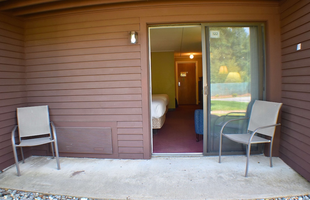 Fireside Inn & Suites Gilford - photo 28