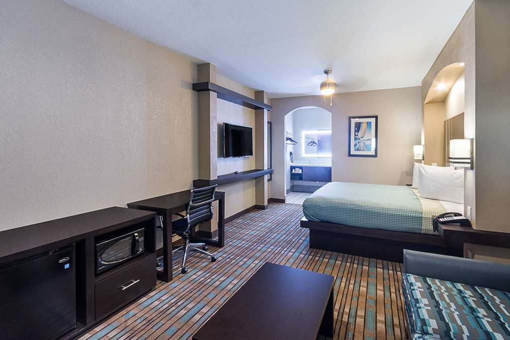 Econo Lodge Inn and Suites Houston NW Cy Fair - photo 4