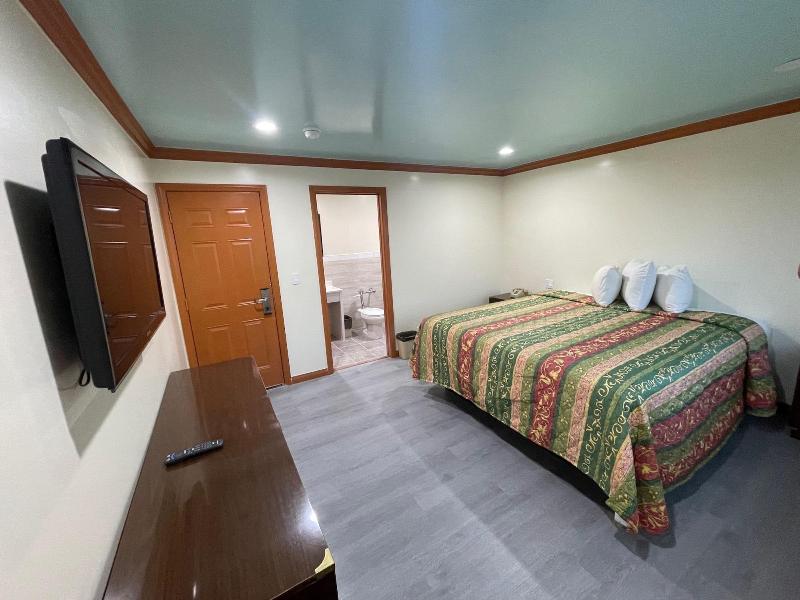 Hilltop Motor Inn - photo 6