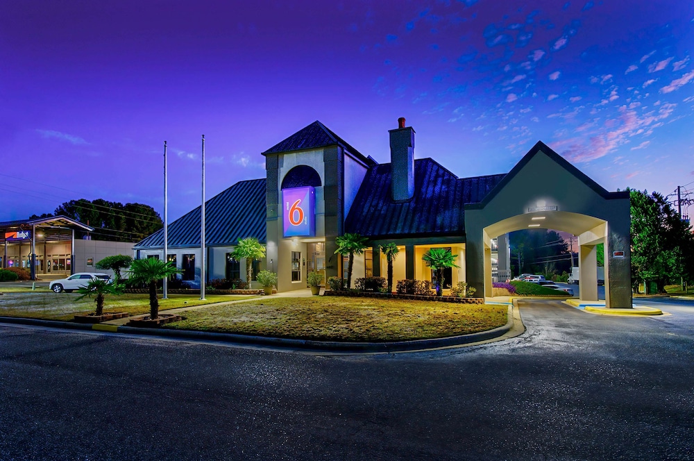 Studio 6 Birmingham AL Medical Center in Birmingham, United States