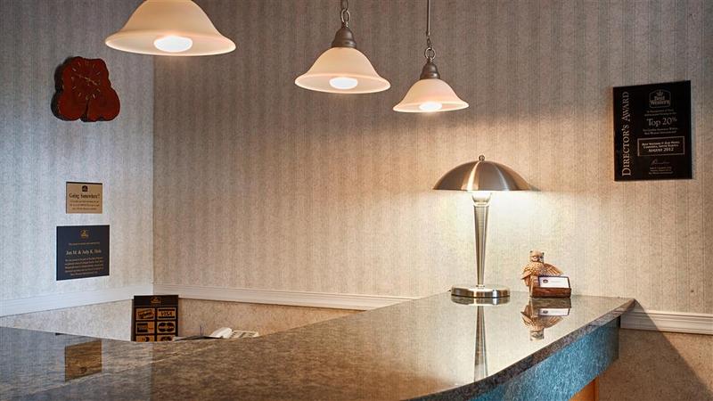 UBar Inn & Suites - photo 4