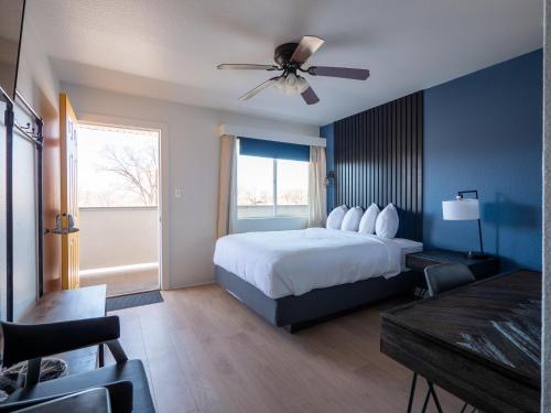 Balanced Rock Inn - photo 28