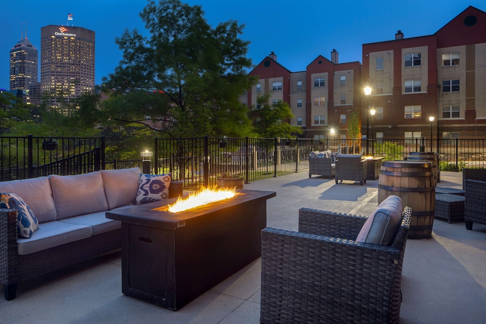 Hampton Inn Indianapolis Downtown IUPUI - photo 43