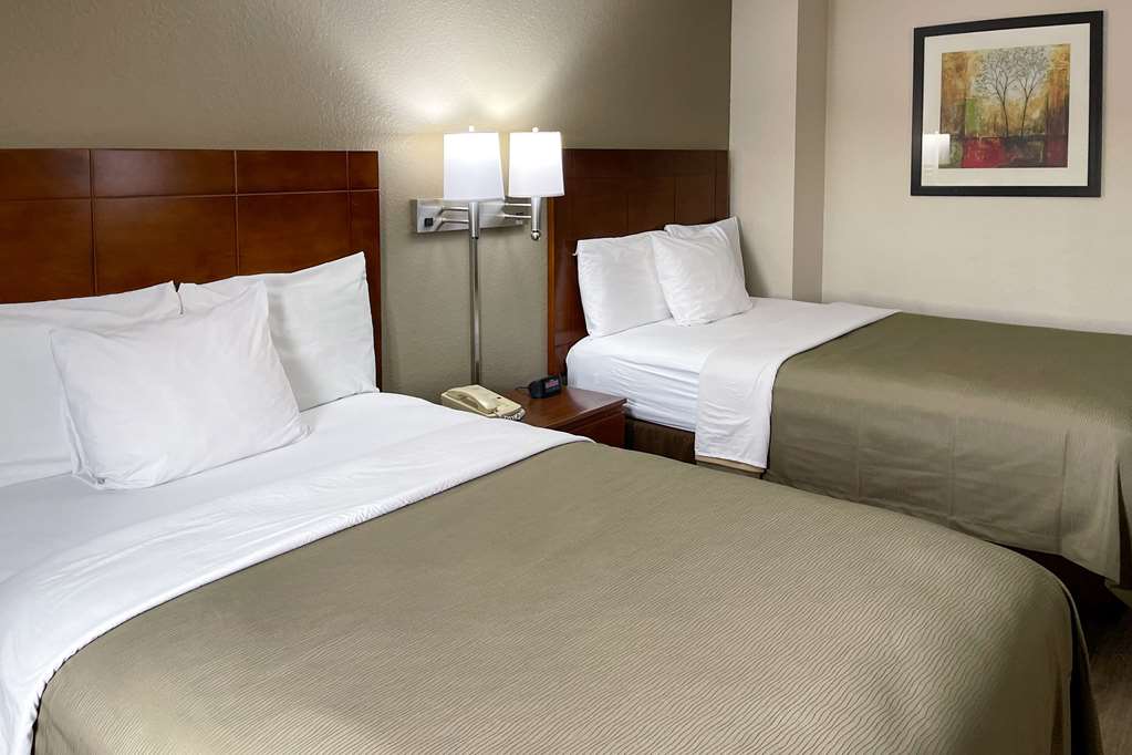 Econo Lodge Cartersville Emerson Lake Point - photo 16