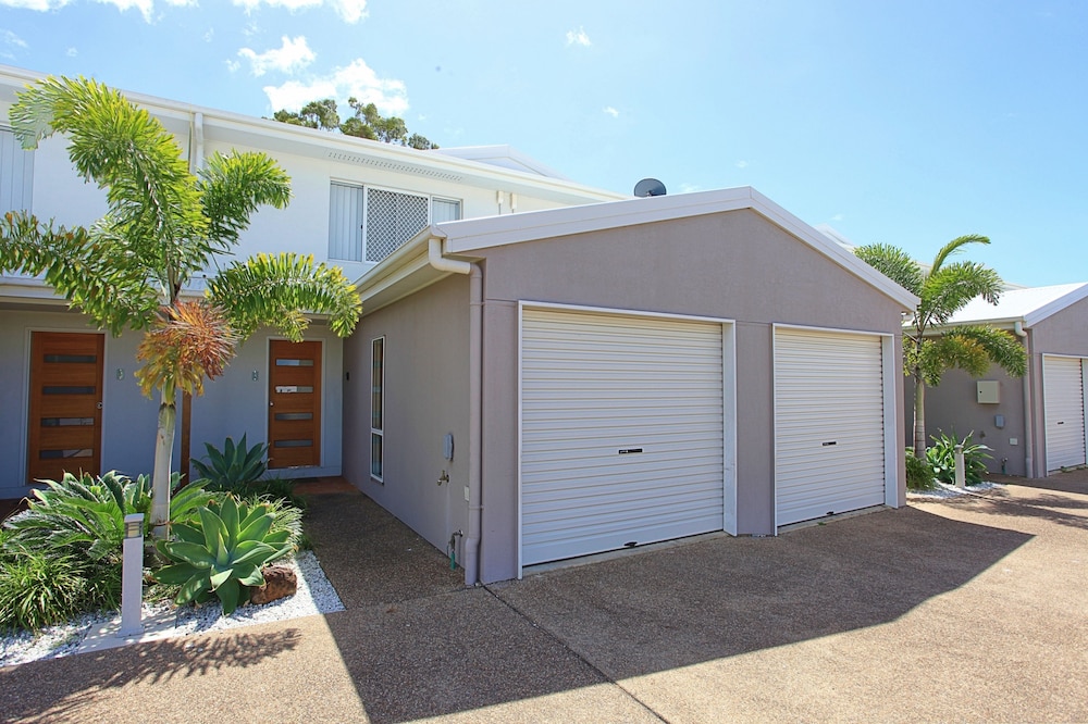 Alexandra Apartments — 4-Star Luxury Hotel in Svensson Heights, Australia