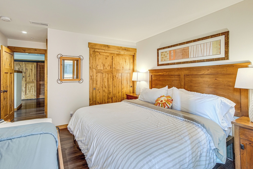 Suncadia Resort Condo with Seasonal Pool Access - photo 13