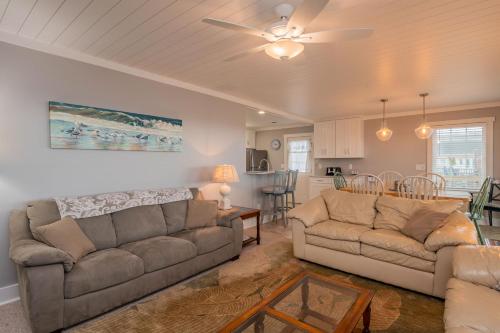 Dip Inn by Oak Island Accommodations - photo 35