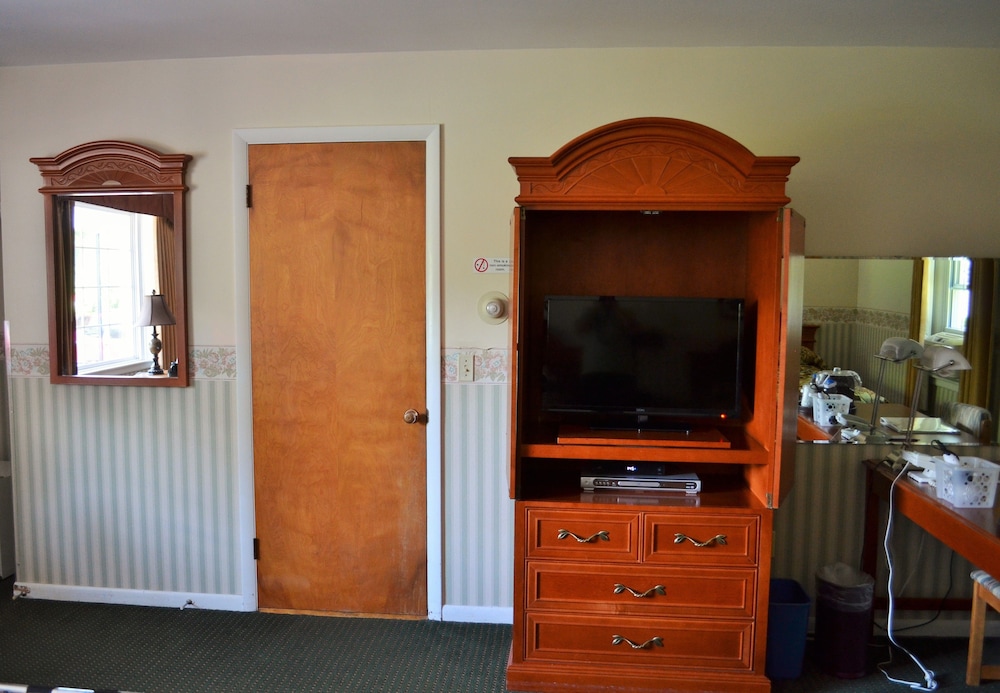 Maple Terrace Motel - photo 36