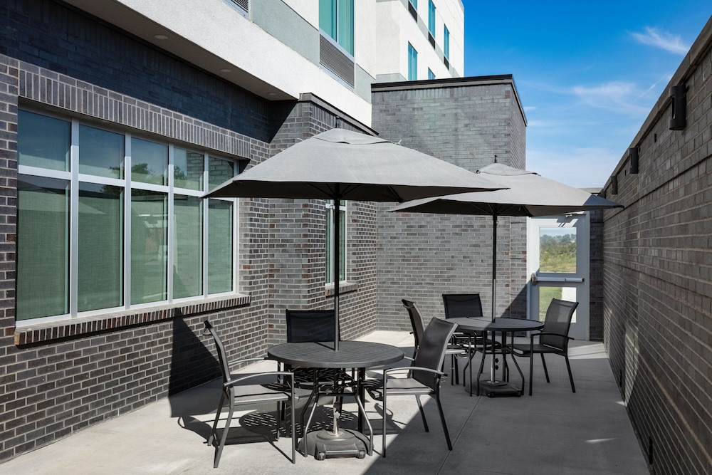 Fairfield by Marriott Inn & Suites Omaha at MH Landing - photo 120