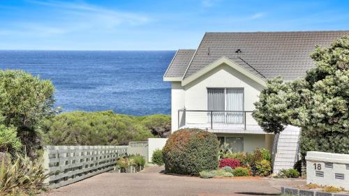 Unit 3 18 Surf Circle Tura Beach — hotel in Tura Beach