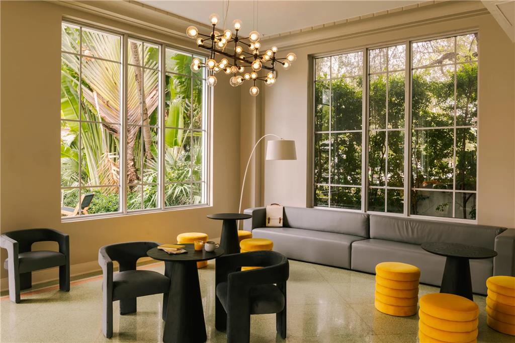 Kenmore Village Hotel South Beach - photo 6