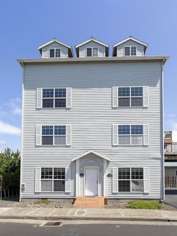 Gateway Inn — 4-Star Luxury Hotel in Seaside, United States