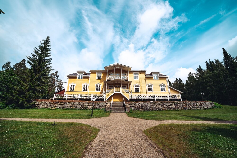 Karolineburg Manor House Hotel in Kajaani, Finland