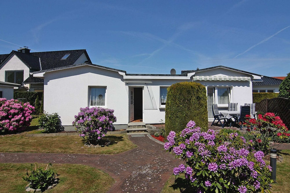 Ferienhauser am Teich Zinnowitz — 4-Star Luxury Hotel in Ostseebad Zinnowitz, Germany