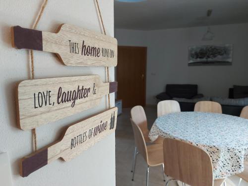 Apartmani Ciprijan — 4-Star Luxury Hotel in Razanac, Croatia