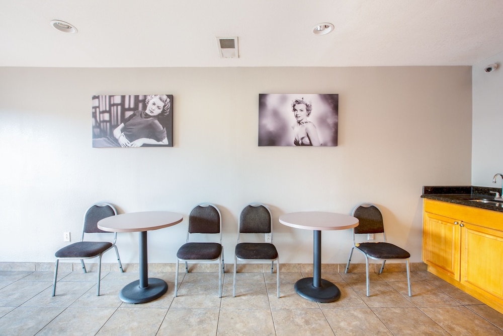 OYO Inn Dallas South - photo 6