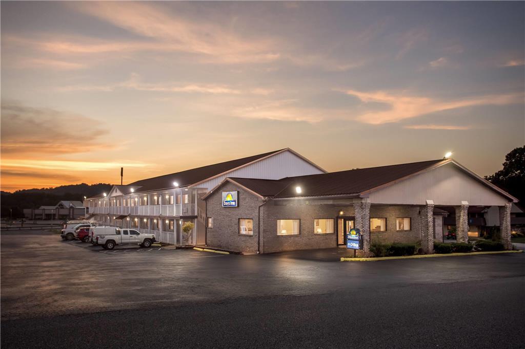 Days Inn by Wyndham Huntington - photo 7