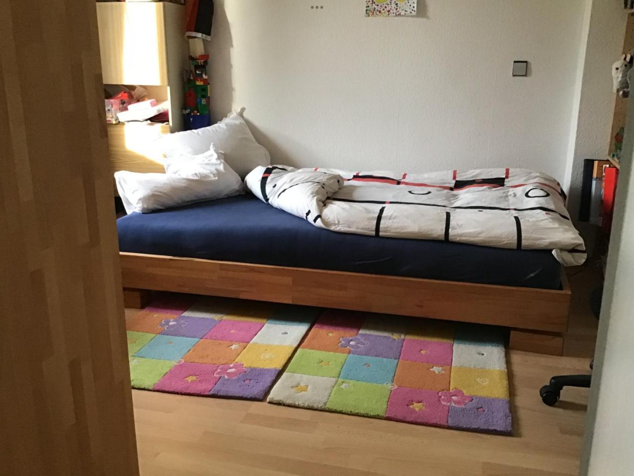 Doppelzimmer mit Terrasse zum Garten ruhig Weinbergsblick zusätzliches Kinderzimmer anbei möglich in Winningen, Germany